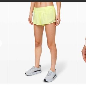 Lululemon Hotty Hot Short II 2.5"